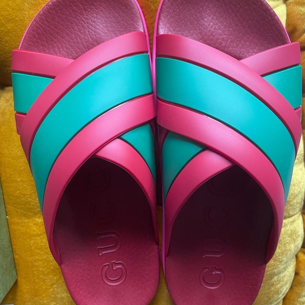 Authentic GUCCI Women's Web slide sandal Brand new
